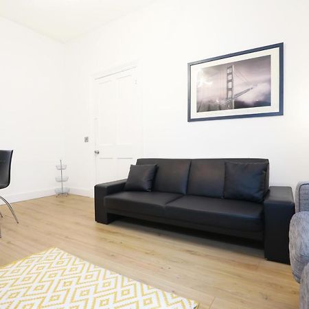 Stunning Modern 3 Bedroom Apartment 爱丁堡 外观 照片