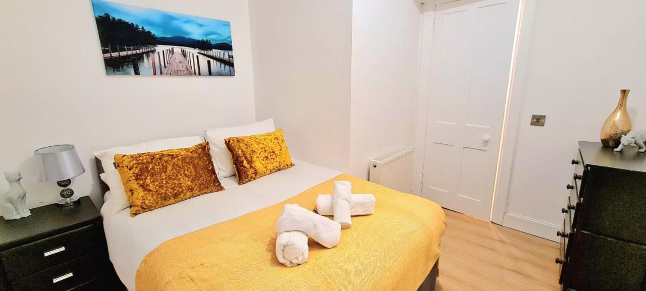 Stunning Modern 3 Bedroom Apartment 爱丁堡 外观 照片