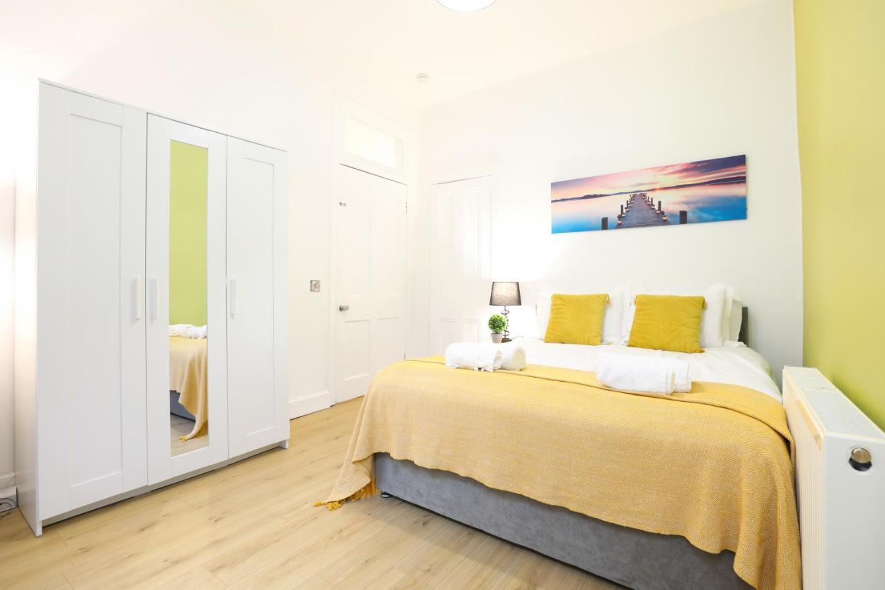 Stunning Modern 3 Bedroom Apartment 爱丁堡 外观 照片