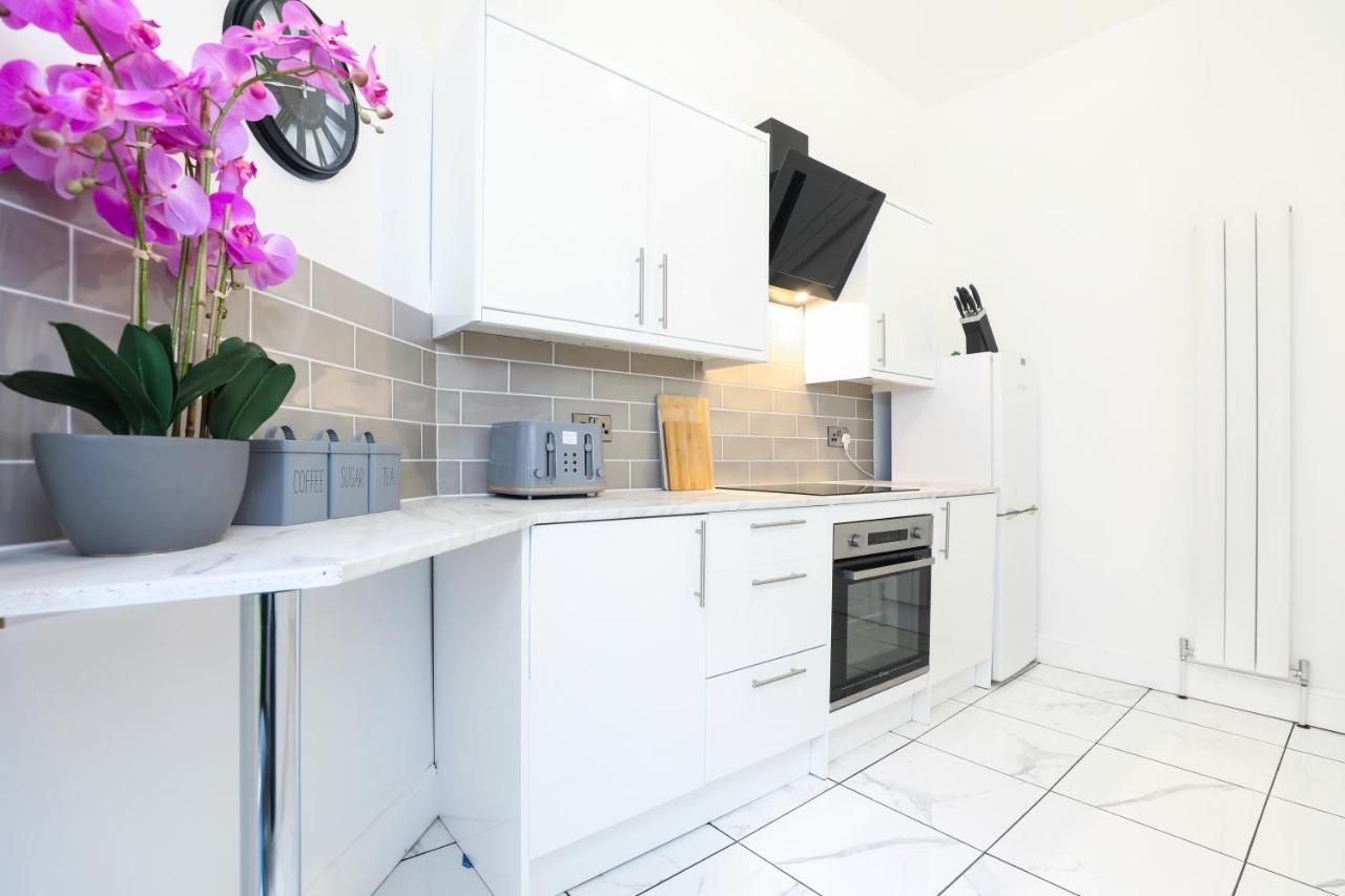 Stunning Modern 3 Bedroom Apartment 爱丁堡 外观 照片