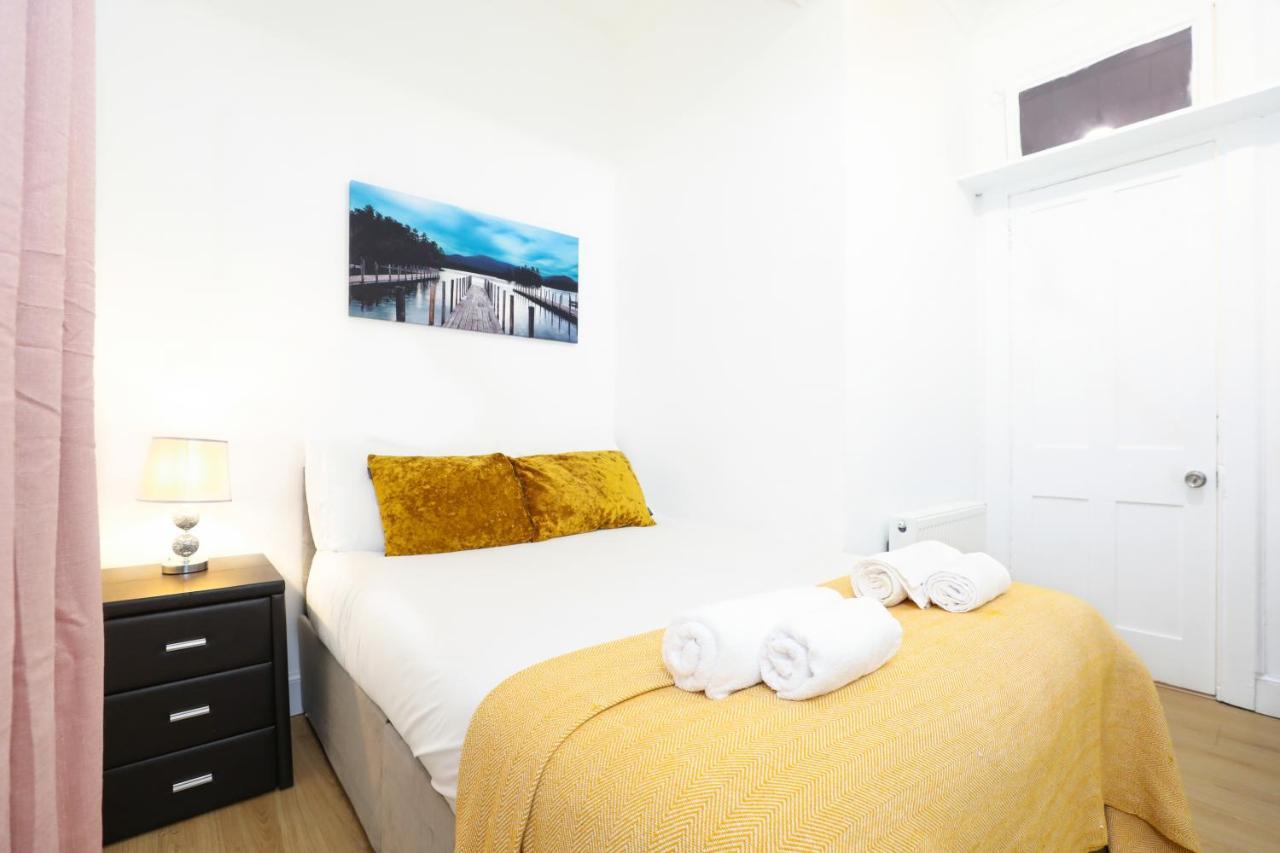 Stunning Modern 3 Bedroom Apartment 爱丁堡 外观 照片
